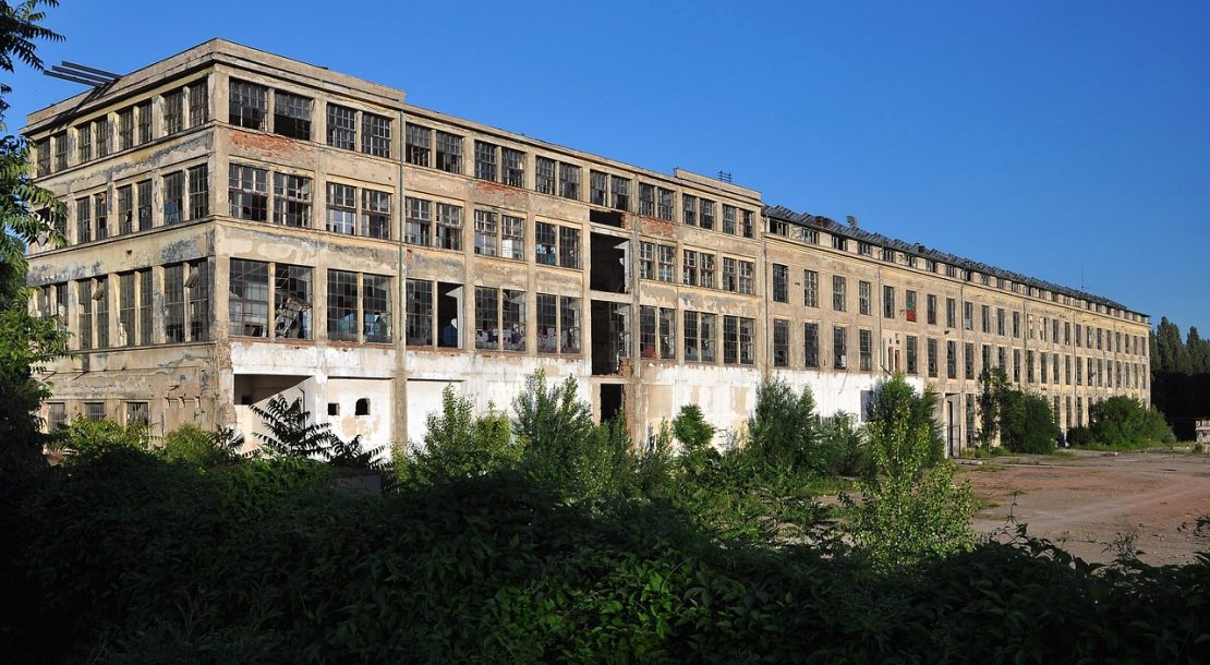 old-factory-5090636_1280